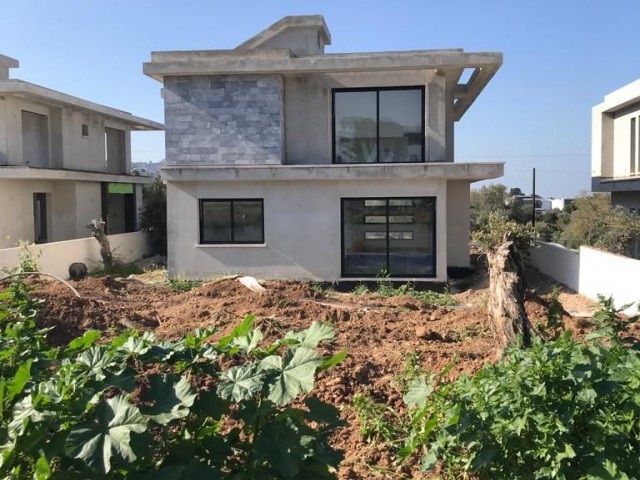 4+1 villa with pool for sale in Bellapaise/Ozankoy