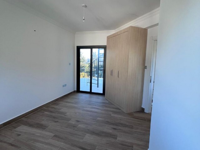  Alsancak'ta satılık geniş 4+1 villa