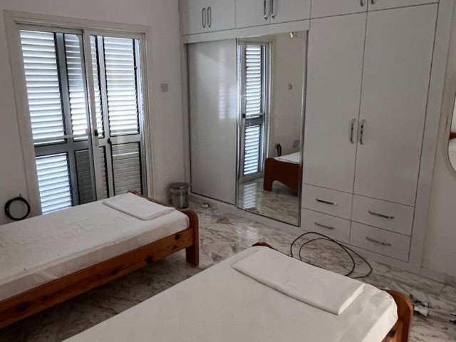 6+2 Villa mit Pool zum Verkauf im Kyrenia Center