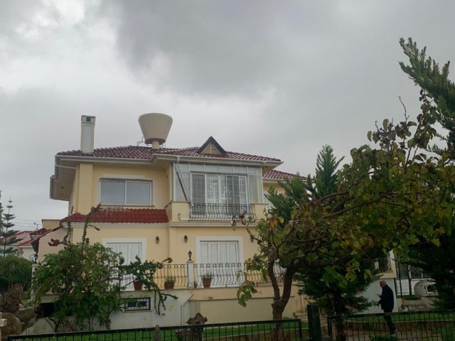 450 m2 house for sale in Çatalköy on  1.5 decares