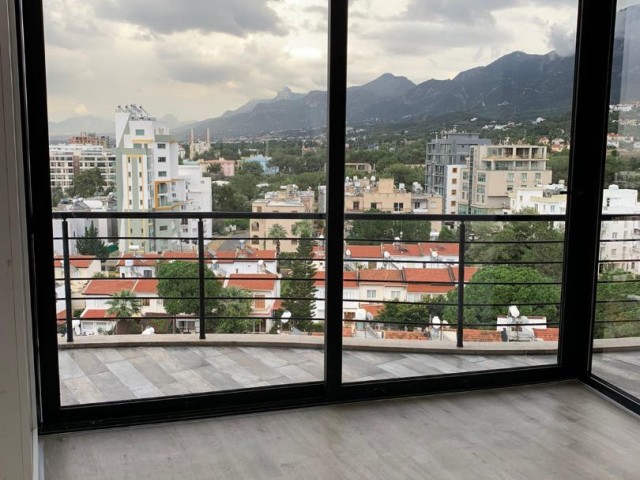 Girne Merkez’de satılık lüks 2+1 Residence daire ,Kapanmaz Deniz ve Dağ manzaralı