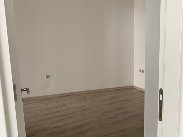 Luxuriöse 2+1 Residenzwohnung zum Verkauf im Girne Center, unzerbrechlicher Meer- und Bergblick