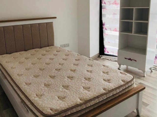 Girne Merkez’de satılık 3+1 lüks ,full eşyalı daire ,Deniz ve Dağ Manzaralı