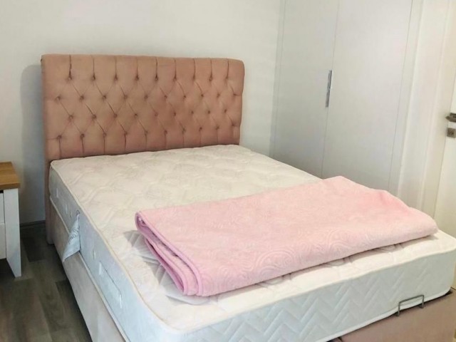 Girne Merkez’de satılık 3+1 lüks ,full eşyalı daire ,Deniz ve Dağ Manzaralı