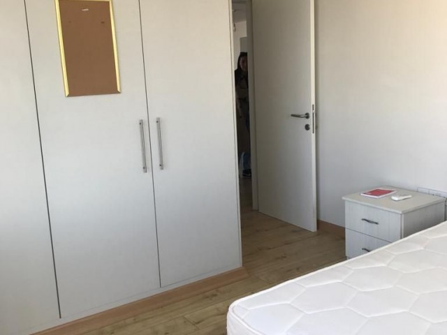 Girne merkezde satılık eşyalı 2+1 daire 