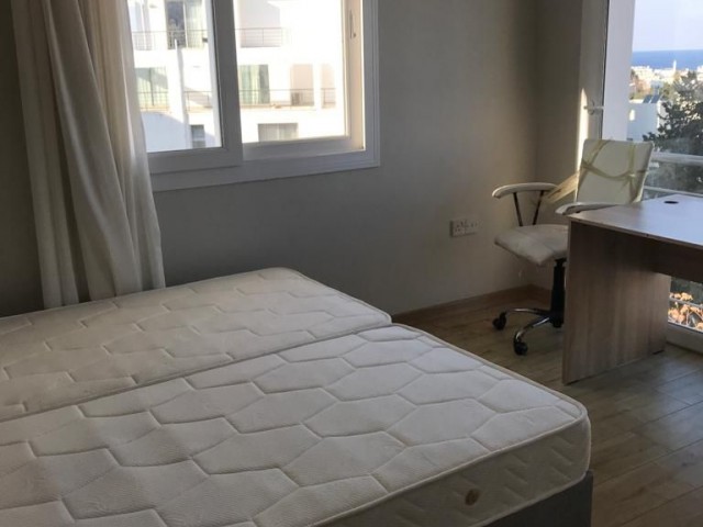 Girne merkezde satılık eşyalı 2+1 daire 