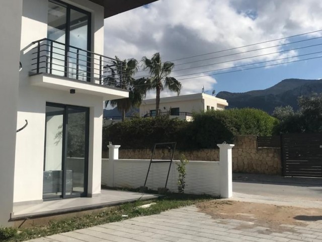 2+1 apartment for sale in Kyrenia Ozankoy