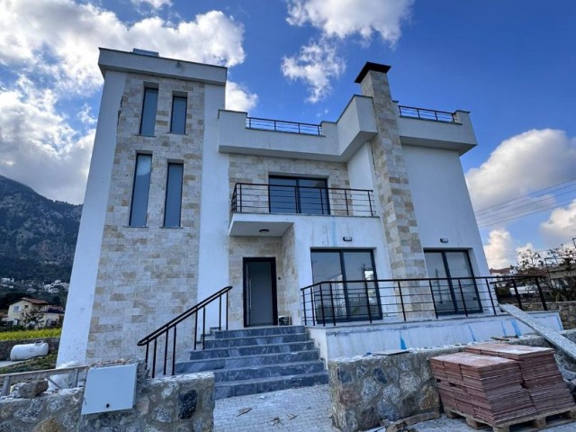  4+1 Triplex-Villa zu verkaufen in Karsiyaka