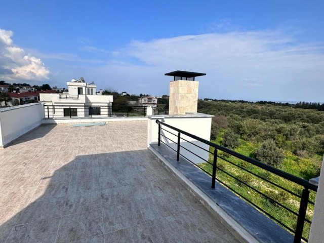  4+1 Triplex-Villa zu verkaufen in Karsiyaka