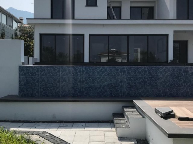 4+2 Duplex-Villa zu verkaufen in Alsancak