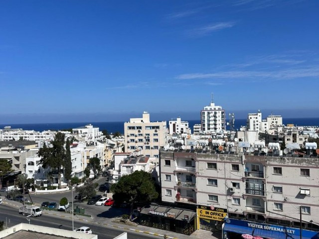  Zu verkaufen 2+1 Penthouse zu verkaufen in Kyrenia Centre, mit 360 unverbaubarem Meer- und Bergblick!!!