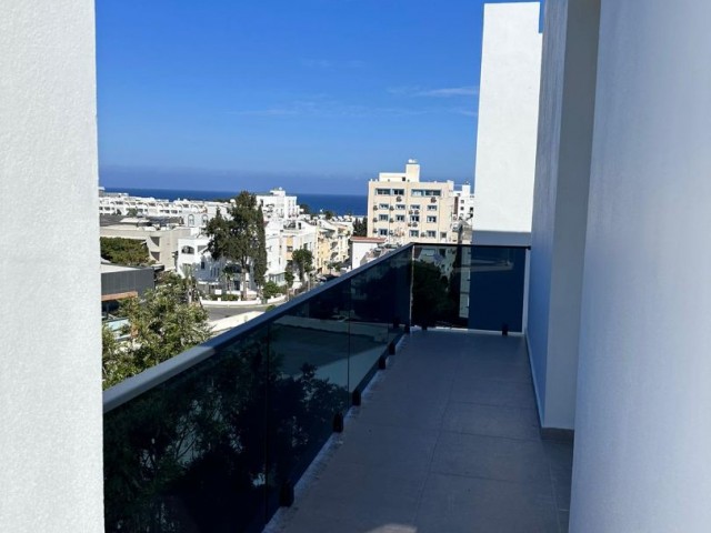  Zu verkaufen 2+1 Penthouse zu verkaufen in Kyrenia Centre, mit 360 unverbaubarem Meer- und Bergblick!!!