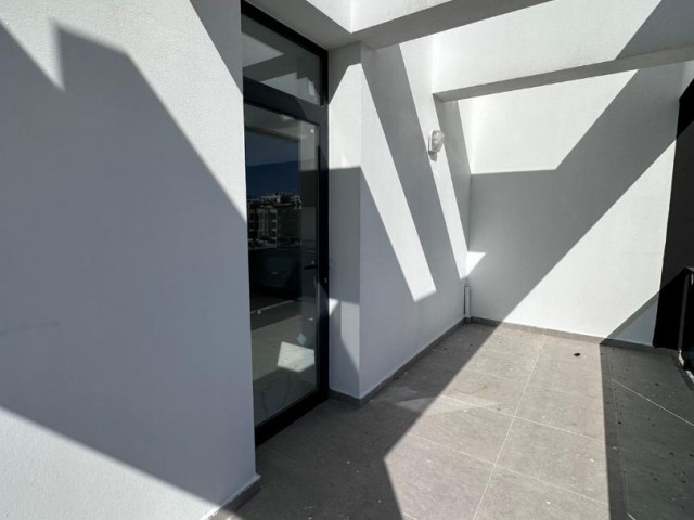  Zu verkaufen 2+1 Penthouse zu verkaufen in Kyrenia Centre, mit 360 unverbaubarem Meer- und Bergblick!!!