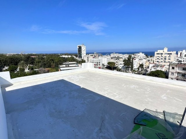  Zu verkaufen 2+1 Penthouse zu verkaufen in Kyrenia Centre, mit 360 unverbaubarem Meer- und Bergblick!!!