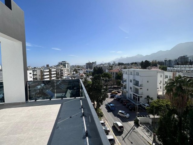  Zu verkaufen 2+1 Penthouse zu verkaufen in Kyrenia Centre, mit 360 unverbaubarem Meer- und Bergblick!!!