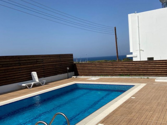 3+1 sea front villa with pool for rent in Çatalkoy