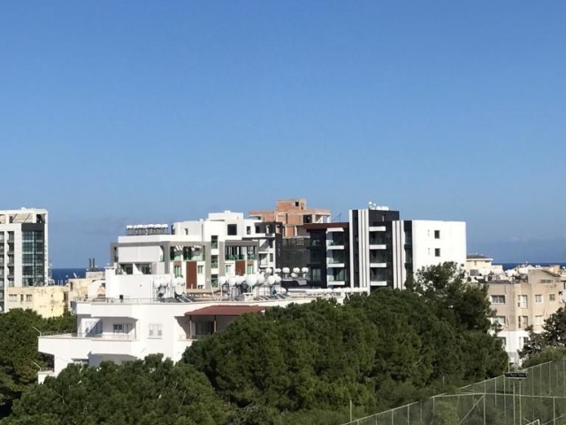 3+1 Wohnung zu verkaufen in Kyrenia Zentrum