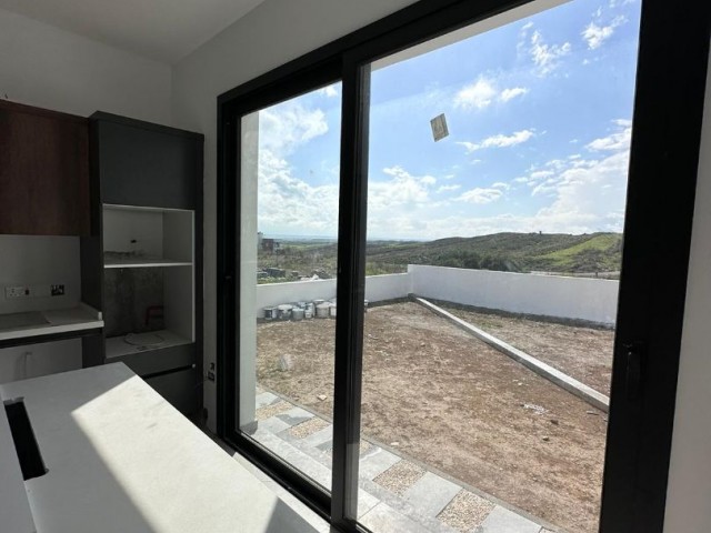 Boğazda satılık lüks,modern 3+1 villa,Çok Uygun Fiyat ,Türk koçan