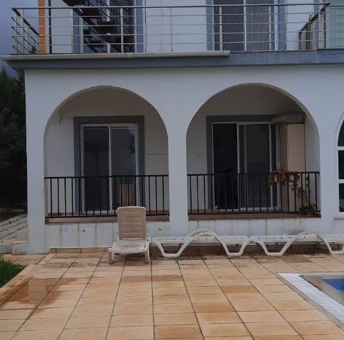 Girne Çatalköy'de satılık ikiz villa