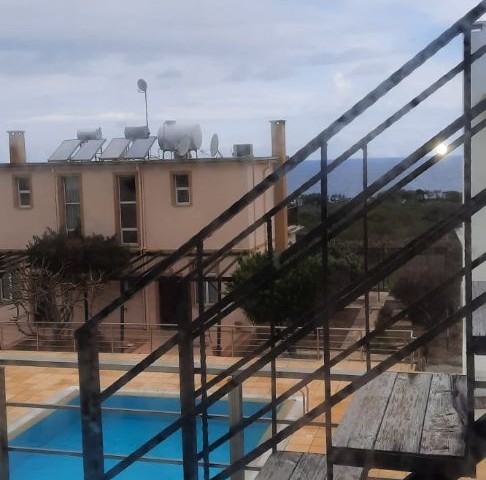 Girne Çatalköy'de satılık ikiz villa