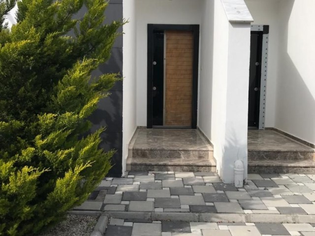 Kyrenia Alsancak (Merit Bereich) 3+1 neue Villa zu verkaufen