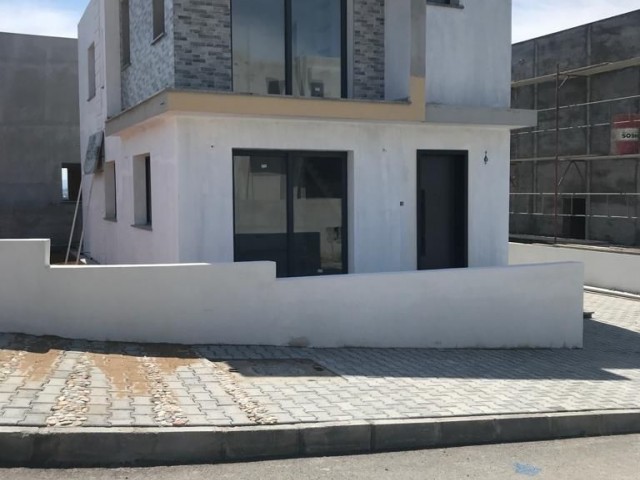 3+1 duplex villa for sale in Kyrenia Boğaz