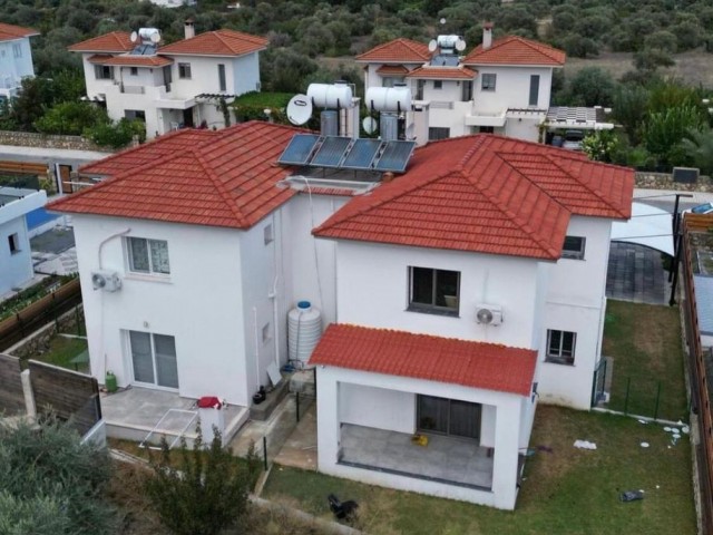 SCHÖNE VILLA ZU VERKAUFEN IN GİRNE/ÇATALKÖY 3+1