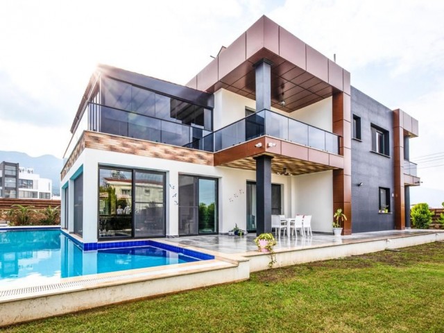 4+1 Luxury private villa for sale in Kyrenia,Edremit