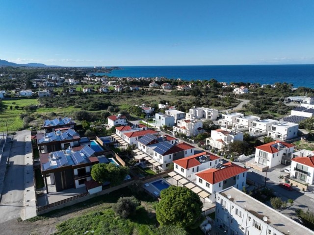 Zu verkaufen 4+1 Villa mit privatem Pool und Garten in Edremit, Kyrenia