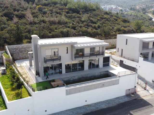 Ultra Luxury 4+1 Villa mit Meerblick in Kyrenia Edremit