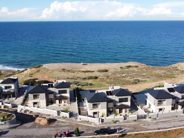 Girne Esentepe'de Denize Sıfır Ultra Lüks Villa 