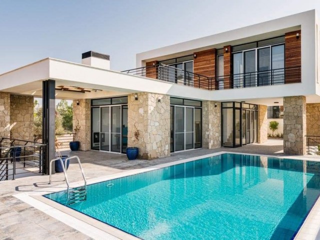 Wunderschöne Luxusvilla mit 3+1 Schlafzimmern und Pool zum Verkauf in der Gegend von Esentepe in Kyrenia