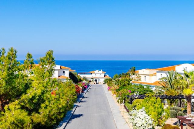 Wunderschöne Luxusvilla mit 5 Schlafzimmern, Pool und Garten zu verkaufen, Region Kyrenia Esentepe