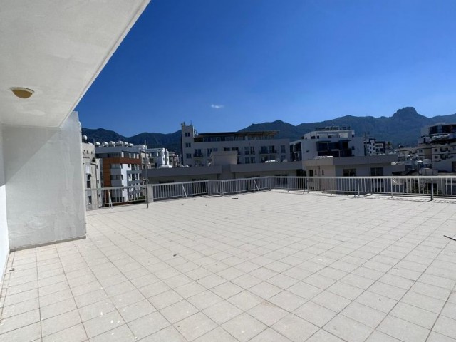 2+1 Penthouse-Wohnung zur Miete in Kyrenia Zentrum