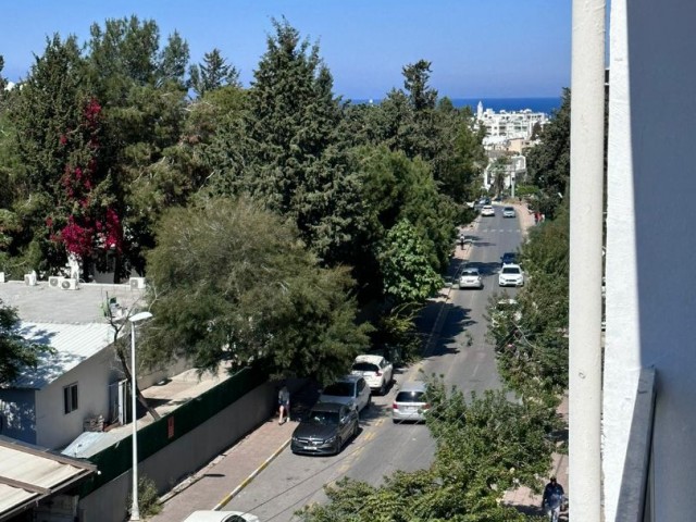 2+1 penthouse for rent in the center of Kyrenia