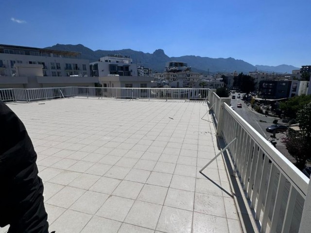 2+1 Penthouse-Wohnung zur Miete in Kyrenia Zentrum