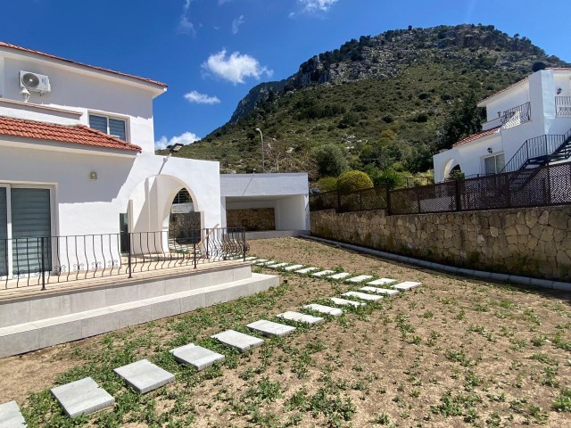 3+1 Villa mit Pool zu vermieten in Karsiyaka, Girne