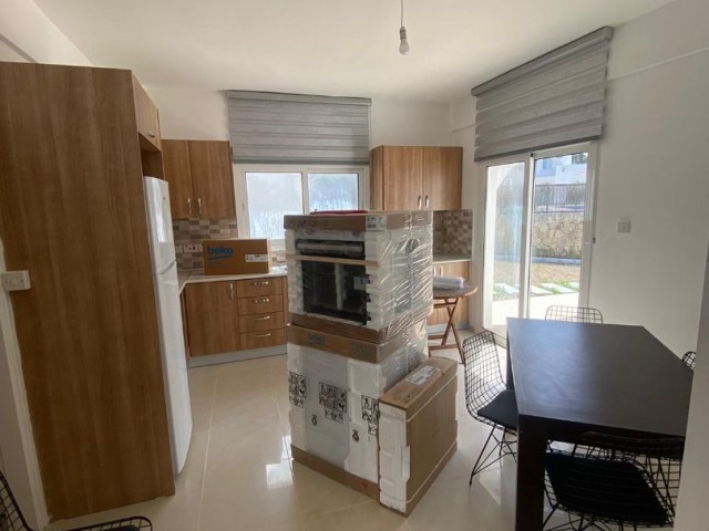 Girne Karşıyaka'da kiralık 3+1 havuzlu villa