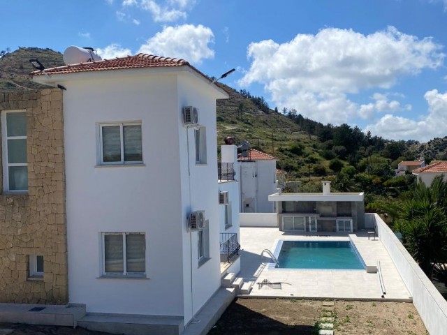 3+1 Villa mit Pool zu vermieten in Karsiyaka, Girne