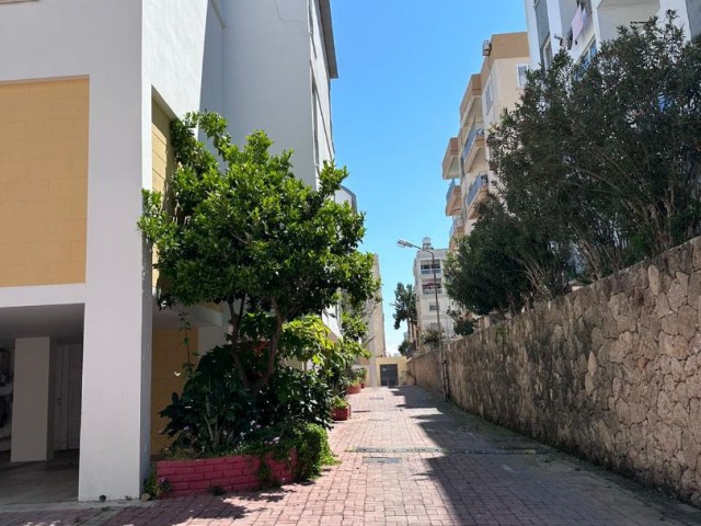 Zu verkaufen 3+1 Penthouse in Kyrenia Zentrum, herrlicher Meerblick, Meeresfront