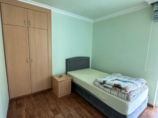 Girne Merkezde Satılık 3+1 penthouse,Muhteşem Deniz manzaralı , Denize sifir