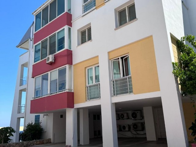 Zu verkaufen 3+1 Penthouse in Kyrenia Zentrum, herrlicher Meerblick, Meeresfront