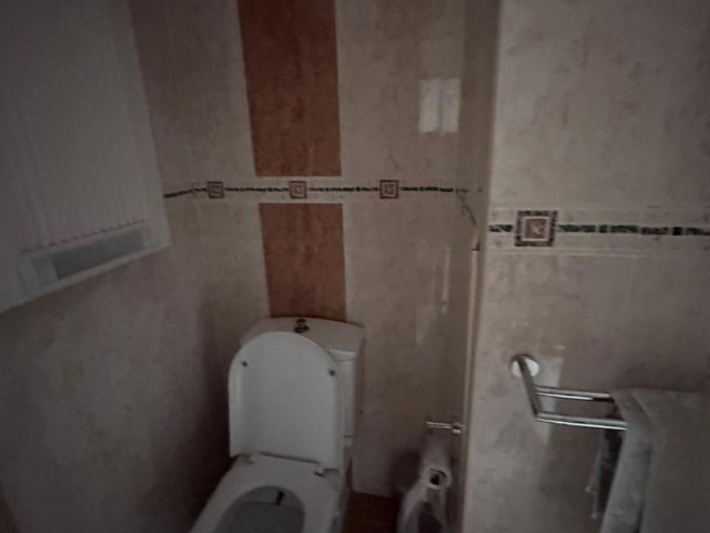 Girne Merkezde Satılık 3+1 penthouse,Muhteşem Deniz manzaralı , Denize sifir