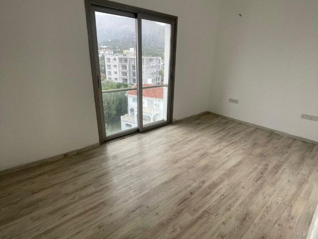 2+1 apartment for sale in the center of Kyrenia