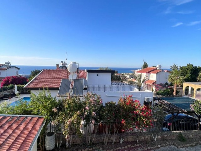  3+1 Villa mit Meerblick zu verkaufen in Karsiyakada