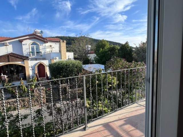  3+1 Villa mit Meerblick zu verkaufen in Karsiyakada