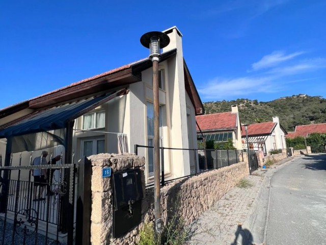  4+1 Villa zu verkaufen in Karsiyaka, Meerblick