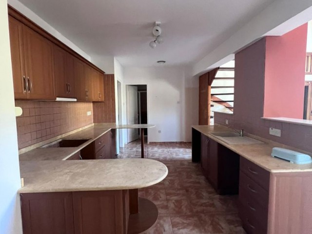 3 + 1 villa for sale in Karsiyaka, at a very affordable price !!!!!!