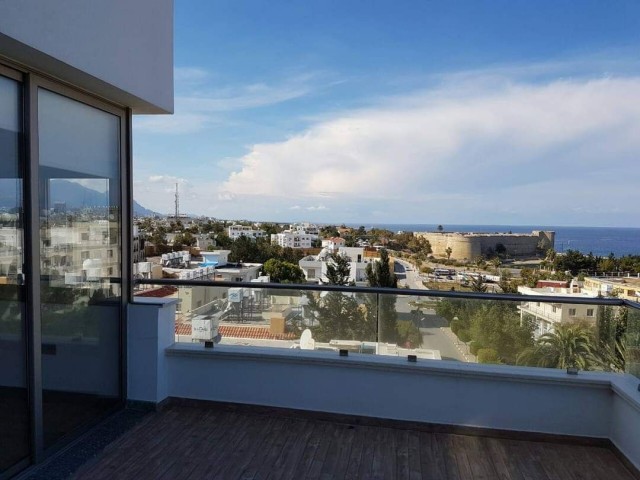  Ausgezeichnete 3+1 Penthouse-Wohnung zu verkaufen in Kyrenia Centre