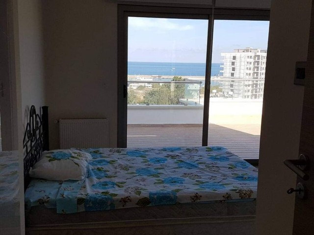  Girne Merkezde satılık mükemmel 3+1 penthouse daire